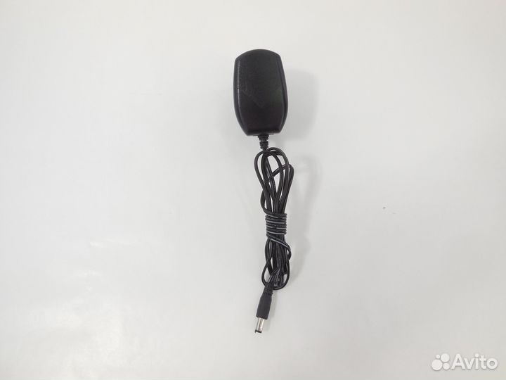 Блок питания универсальный 5В 1А с штекером 5.5*2