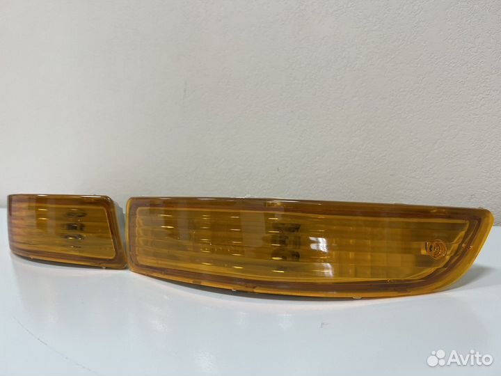 Поворители поворота в бампер Toyota Corona 190