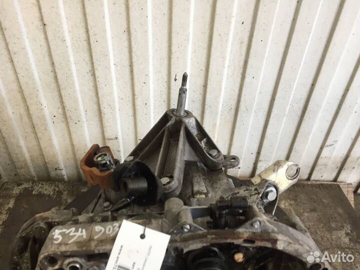 МКПП (механическая коробка переключения передач) R