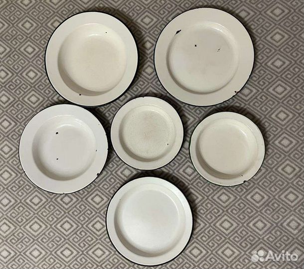 Посуда СССР разная (кастрюли, тарелки, миски)