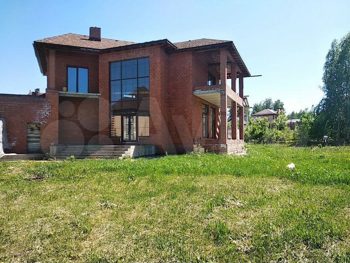 Коттедж 490 м² на участке 15 сот.