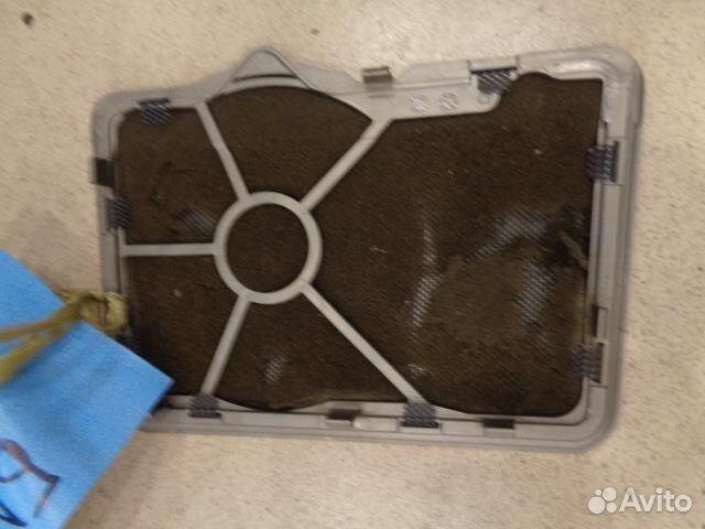 Решетка динамика на заднюю полку BMW 7-Series 200