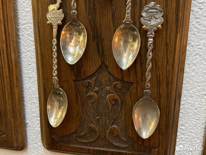 Набор ложечек на резном основании. На стену