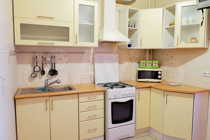 2-к. квартира, 72 м², 1/9 эт.