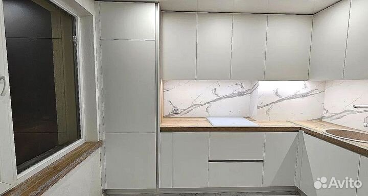 Кухонный гарнитур угловой