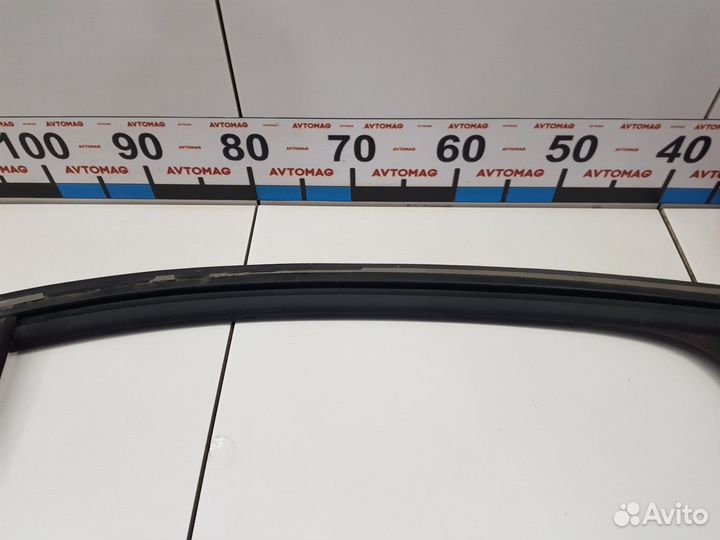 Уплотнитель стекла двери задний правый