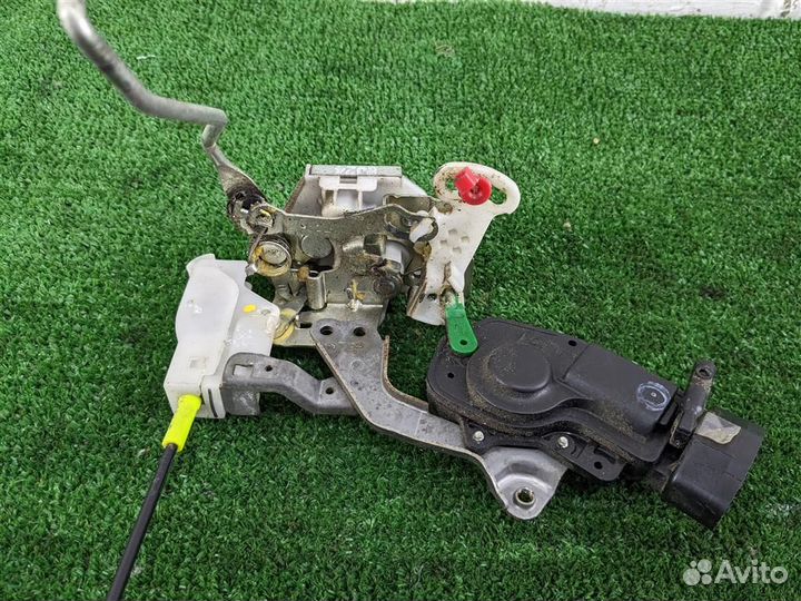 Замок двери передней левой Toyota Aygo B10 2009