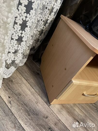 Тумба прикроватная