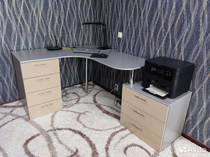 Компьютерный стол