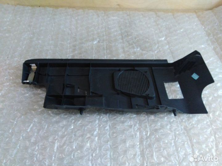 Опора задней полки левая Skoda Octavia 2001 - 2011