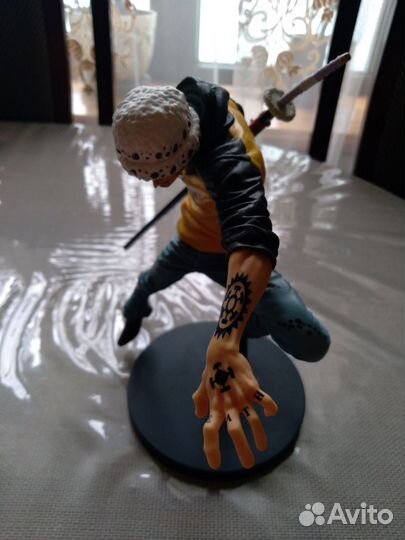 Фигурка аниме one piece trafalgar law