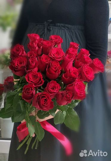 25 красных роз