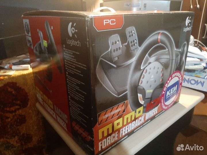 Игровой руль с педалями(зарезервиравоно)