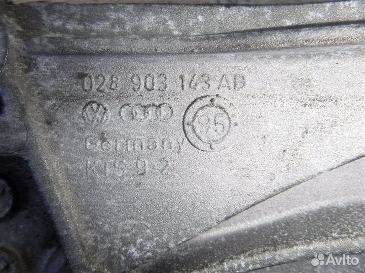 Кронштейн генератора Volkswagen Transporter