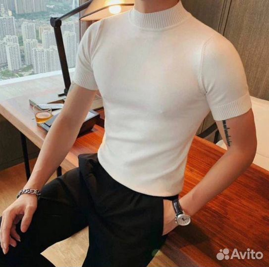 Футболка в стиле old money