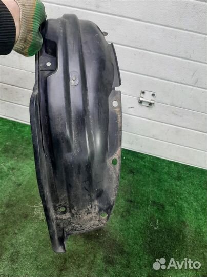 Подкрылок передний правый Suzuki Ignis 2006