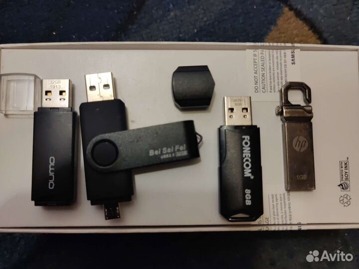 Флешка usb 32гб/32гб/8гб/1гб 1500 за всё