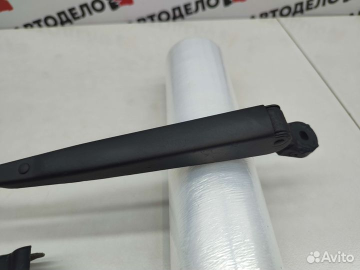 Поводок заднего дворника Suzuki Swift MA 1997 г.в