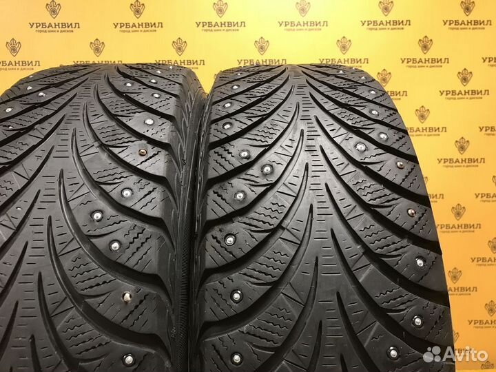 Goodyear UltraGrip Extreme 215/65 R16 98T