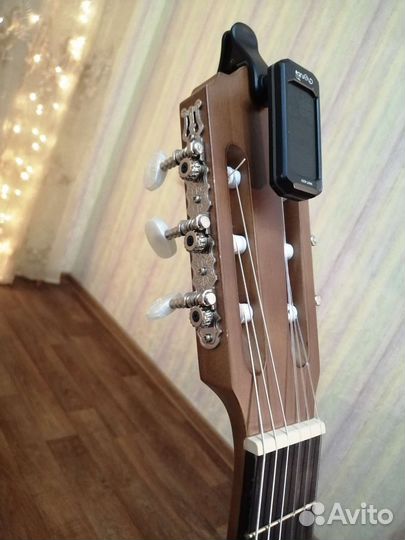 Классическая Болгарская гитара Kremona p650m