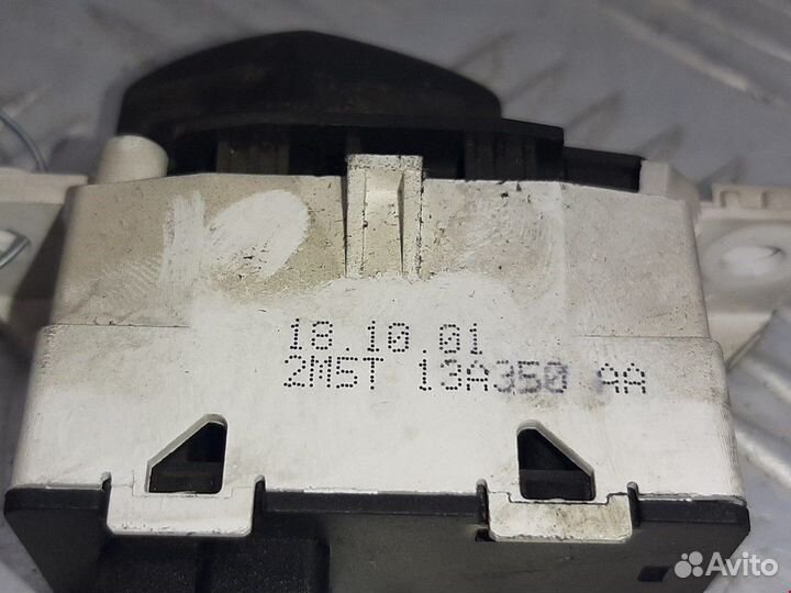 Кнопка аварийной сигнализации Ford Focus 2001