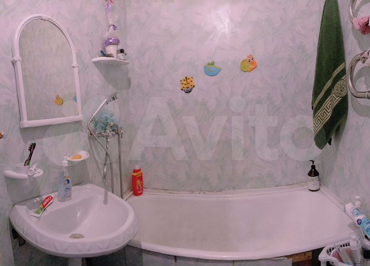 Комната 28 м² в 3-к., 1/5 эт.