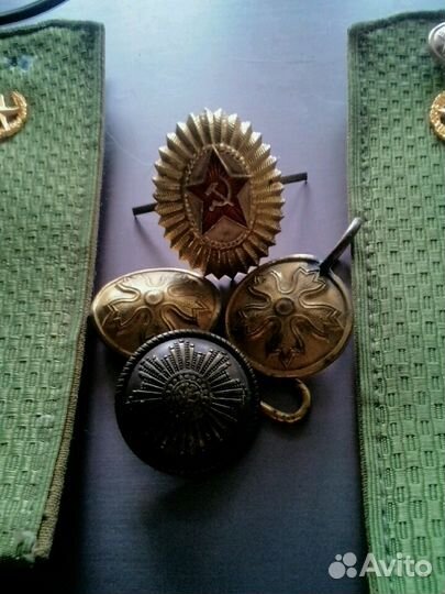 Пуговицы-погоны военных