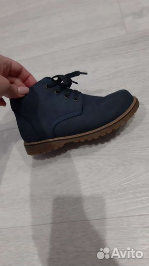 Обувь на мальчика30-32размер
