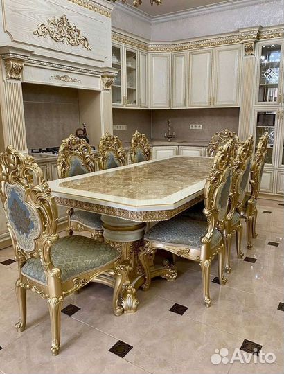 Кухонный стол и стулья комплект