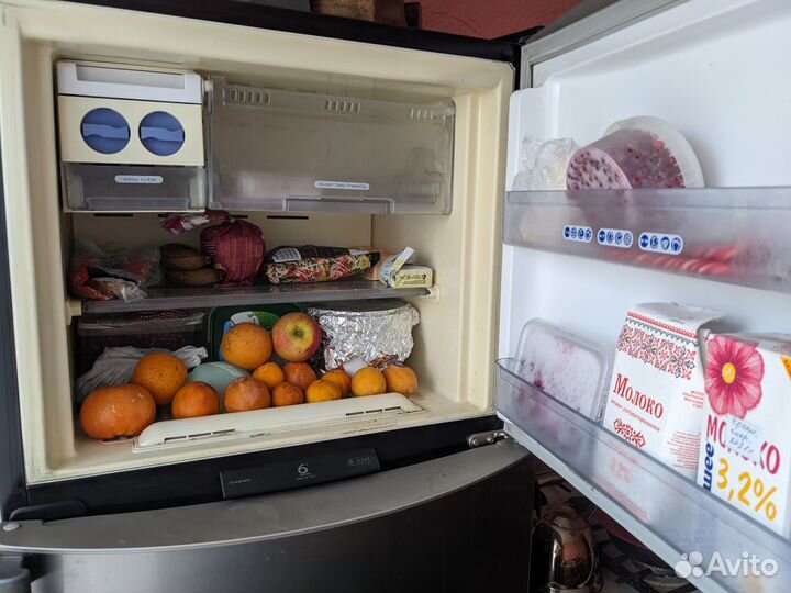 Холодильник Whirlpool ARC4190IX