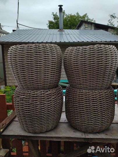 Кашпо для цветов из ротанга