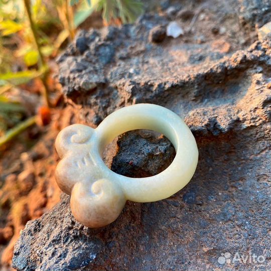 Кольцо нефрит Линчжи