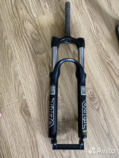 Вилка rock shox Tora 302 26