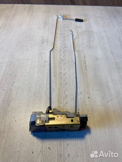 Замок двери задний правый Peugeot 206 KFW 2006