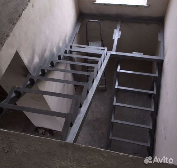 Лестница на металлокаркасе. От производителя