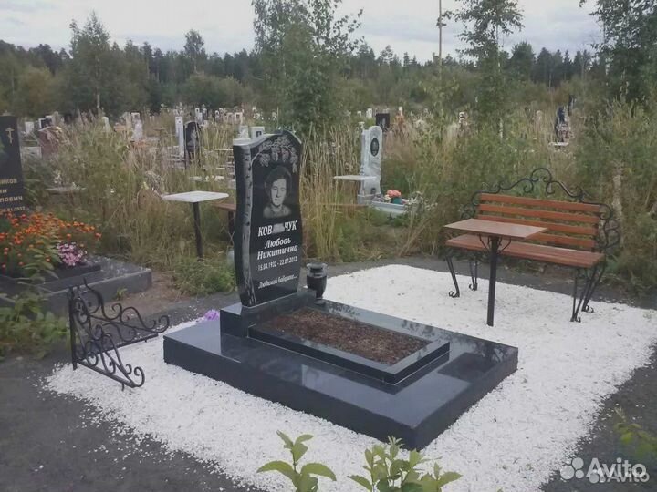 Памятники а могилу (мрамор/гранит)