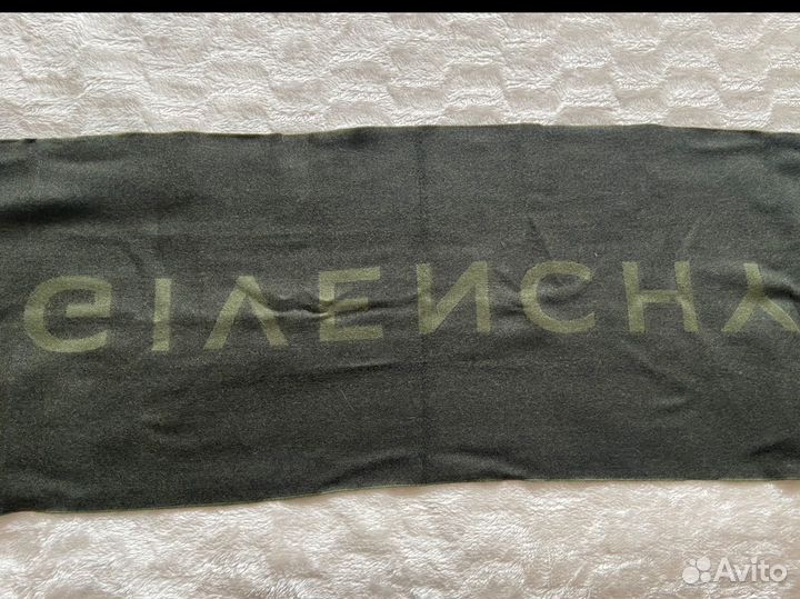 Шарф Givenchy новый из шерсти (оригинал)