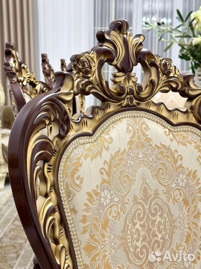 Стол в наличии