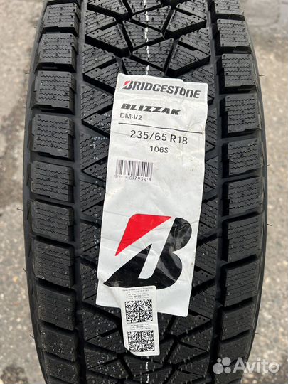 Bridgestone Blizzak DM-V2 235/65 R18 106S