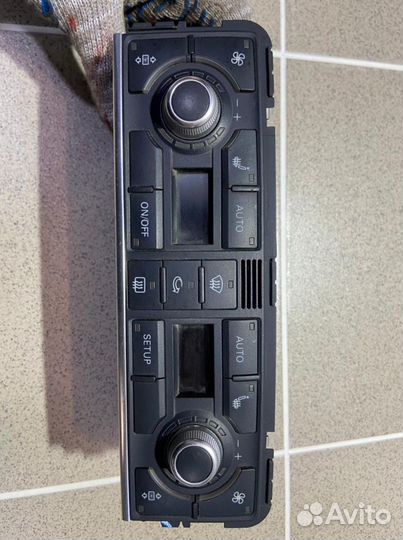 Блок управления климат-контролем Audi A8 D3-4E