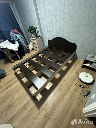 Кровать с матрасом бу 140 на 200