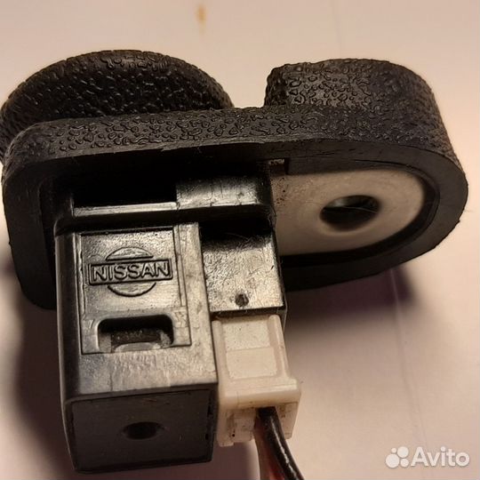 Выключатель в дверь Nissan