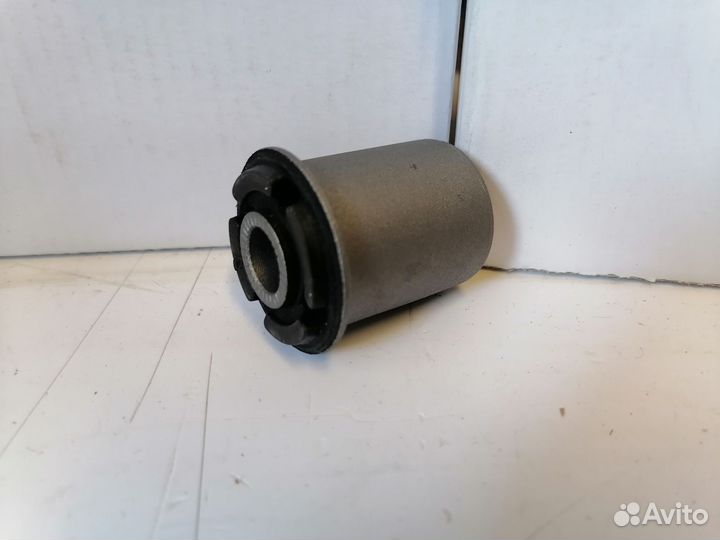 Сайлентблок заднего рычага Toyota mark II