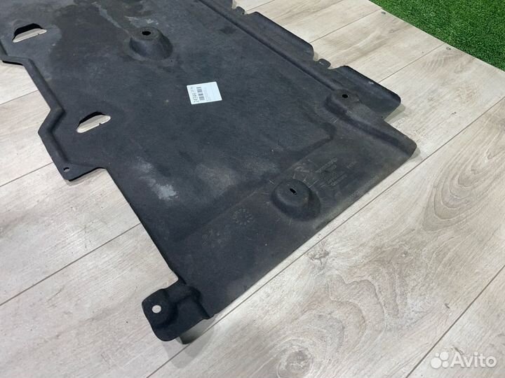 Защита днища кузова правая Volvo V40 MD4204T