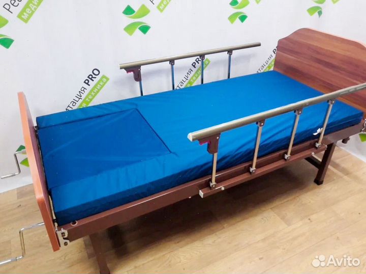 Медицинская кровать для ухода за больными