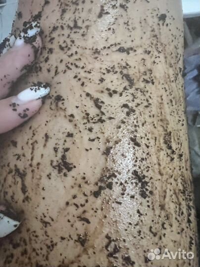 Свежий, полностью натуральный, кофейный скраб