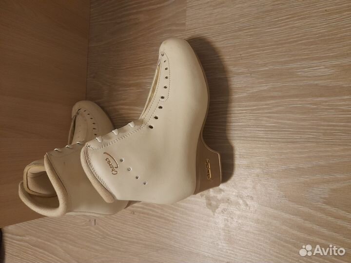 Фигурные ботинки edea chorus