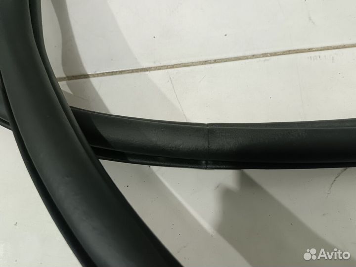 Уплотнитель зад. прав. VW tiguan 2