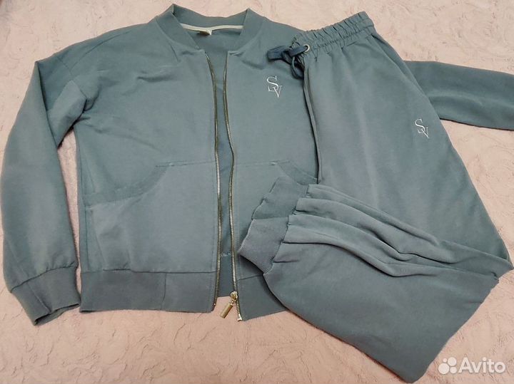 Спортивный костюм женский