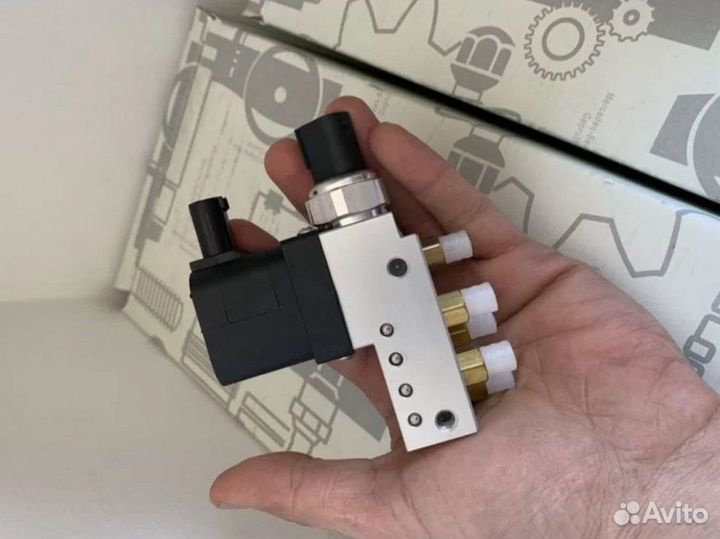 Блок клапан CLS W219